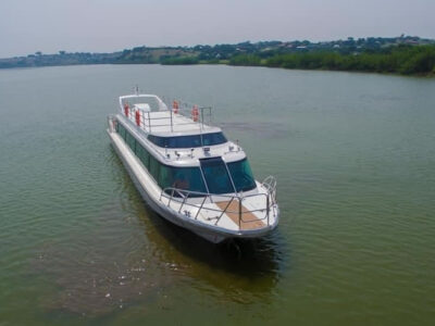 kazinga channel boat cruise