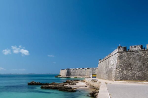 A classic 8-day Mozambique tour